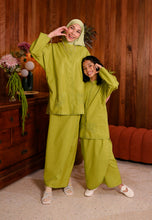 Load image into Gallery viewer, Seruni Girl (Lime Green)