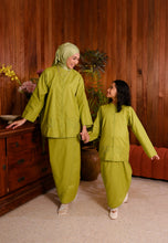 Load image into Gallery viewer, Seruni  Kurung (Lime Green)