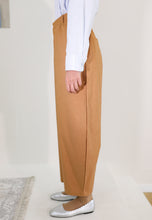 Load image into Gallery viewer, Malia Barrel Pants (Brown)