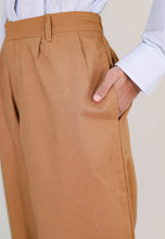 Load image into Gallery viewer, Malia Barrel Pants (Brown)