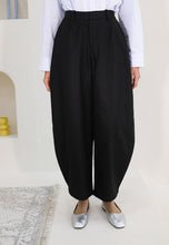 Load image into Gallery viewer, Malia Barrel Pants (Black)