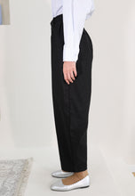 Load image into Gallery viewer, Malia Barrel Pants (Black)