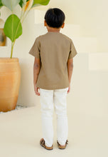 Load image into Gallery viewer, Shirt Boy (Brown)