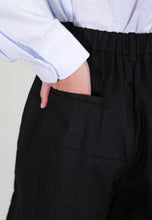 Load image into Gallery viewer, Malia Barrel Pants (Black)