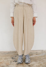 Load image into Gallery viewer, Malia Barrel Pants (Beige Cream2.0)