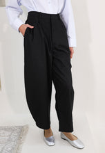 Load image into Gallery viewer, Malia Barrel Pants (Black)
