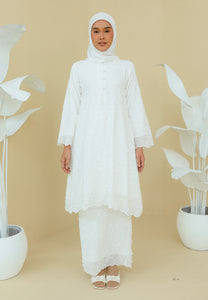 Kukuh Kurung (White)