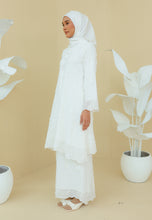 Load image into Gallery viewer, Kukuh Kurung (White)