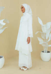 Kukuh Kurung (White)