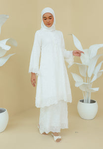 Kukuh Kurung (White)