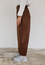 Load image into Gallery viewer, Malia Barrel Pants (Dark Choco 2.0)