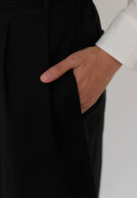Load image into Gallery viewer, Malia Barrel Pants (Black 2.0)