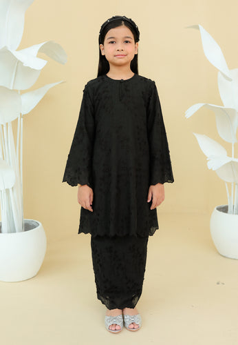 Kukuh Girl (Black)