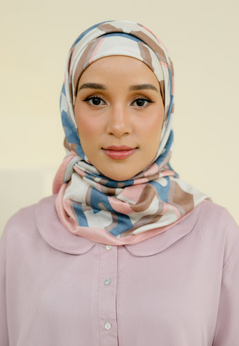 Rylaa Square Hijab (Abstract Pink)