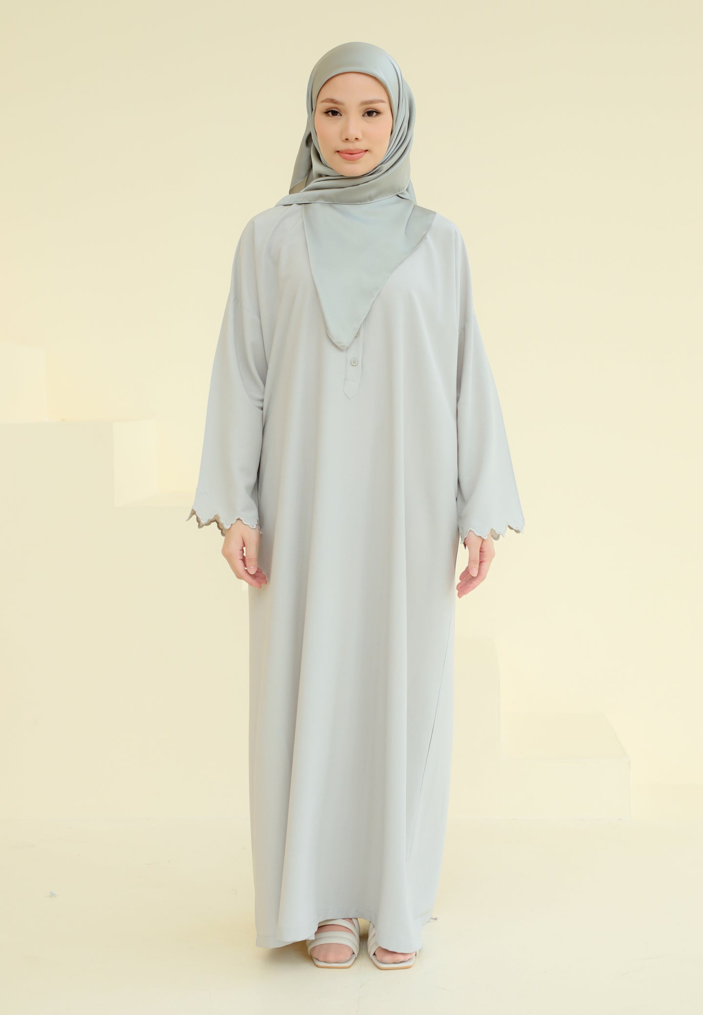 Anbar Sulaman Kaftan (Soft Grey)