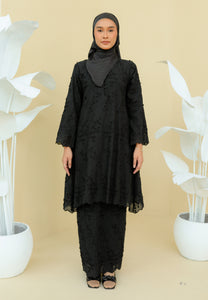 Kukuh Kurung (Black)