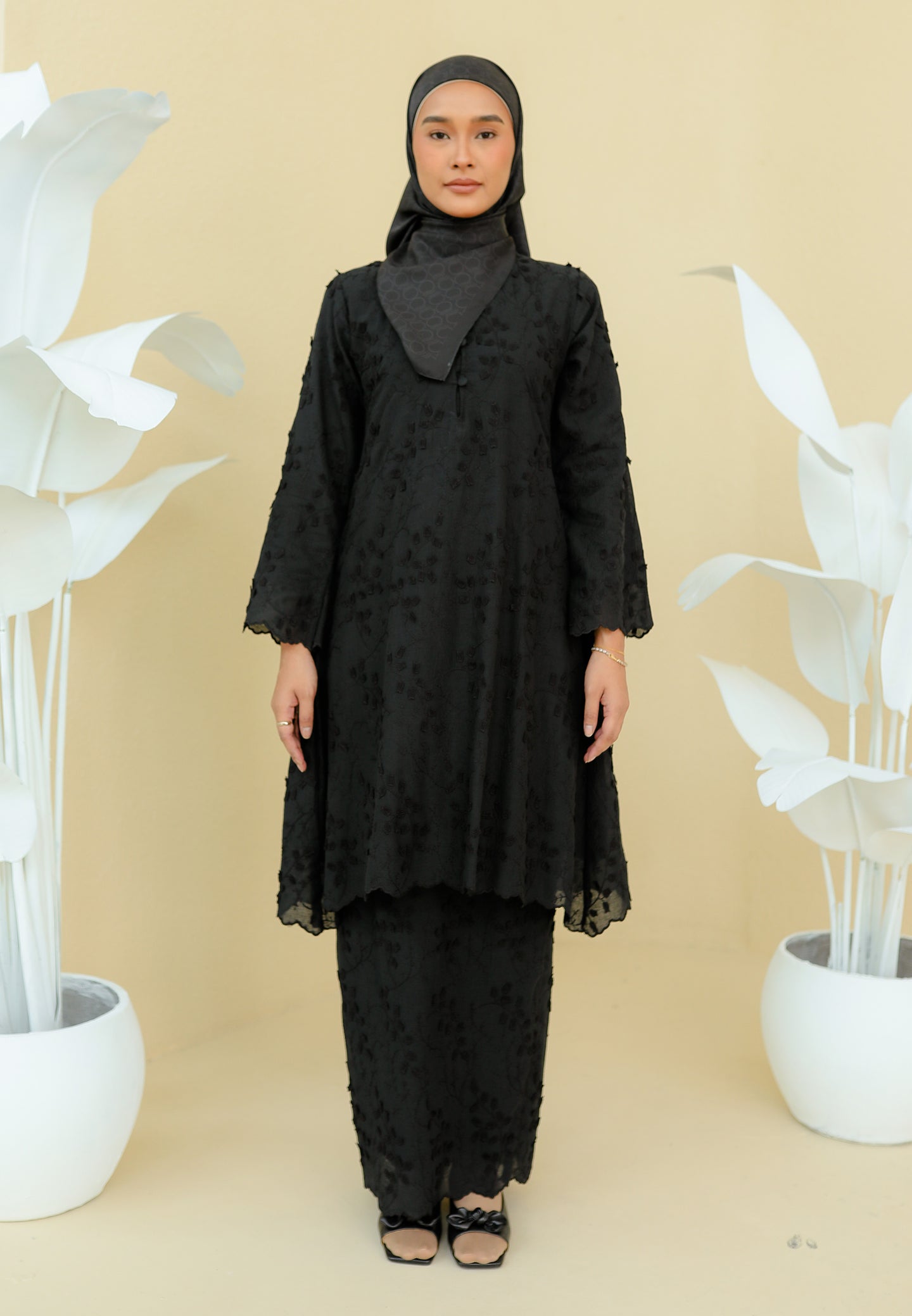 Kukuh Kurung (Black)