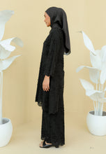 Load image into Gallery viewer, Kukuh Kurung (Black)