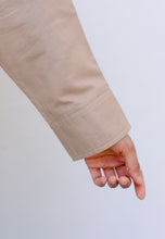 Load image into Gallery viewer, Erum Linen Top (Light Brown)