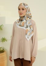 Load image into Gallery viewer, Ruby Plain Top (Khaki)