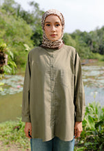 Load image into Gallery viewer, Hessa Linen Top (Olive Green)