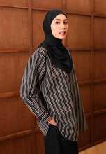 Load image into Gallery viewer, Nouf Stripe Top (Black)