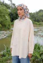 Load image into Gallery viewer, Hessa Linen Top (Cream)