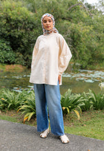 Load image into Gallery viewer, Hessa Linen Top (Cream)