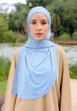 Load image into Gallery viewer, Naura Athletic Scarf (Light Blue)