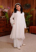 Load image into Gallery viewer, Ranum Kurung (Girl White)