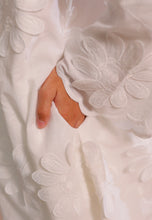 Load image into Gallery viewer, Ranum Kurung (Girl White)