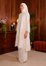 Load image into Gallery viewer, Ranum Kurung (White)