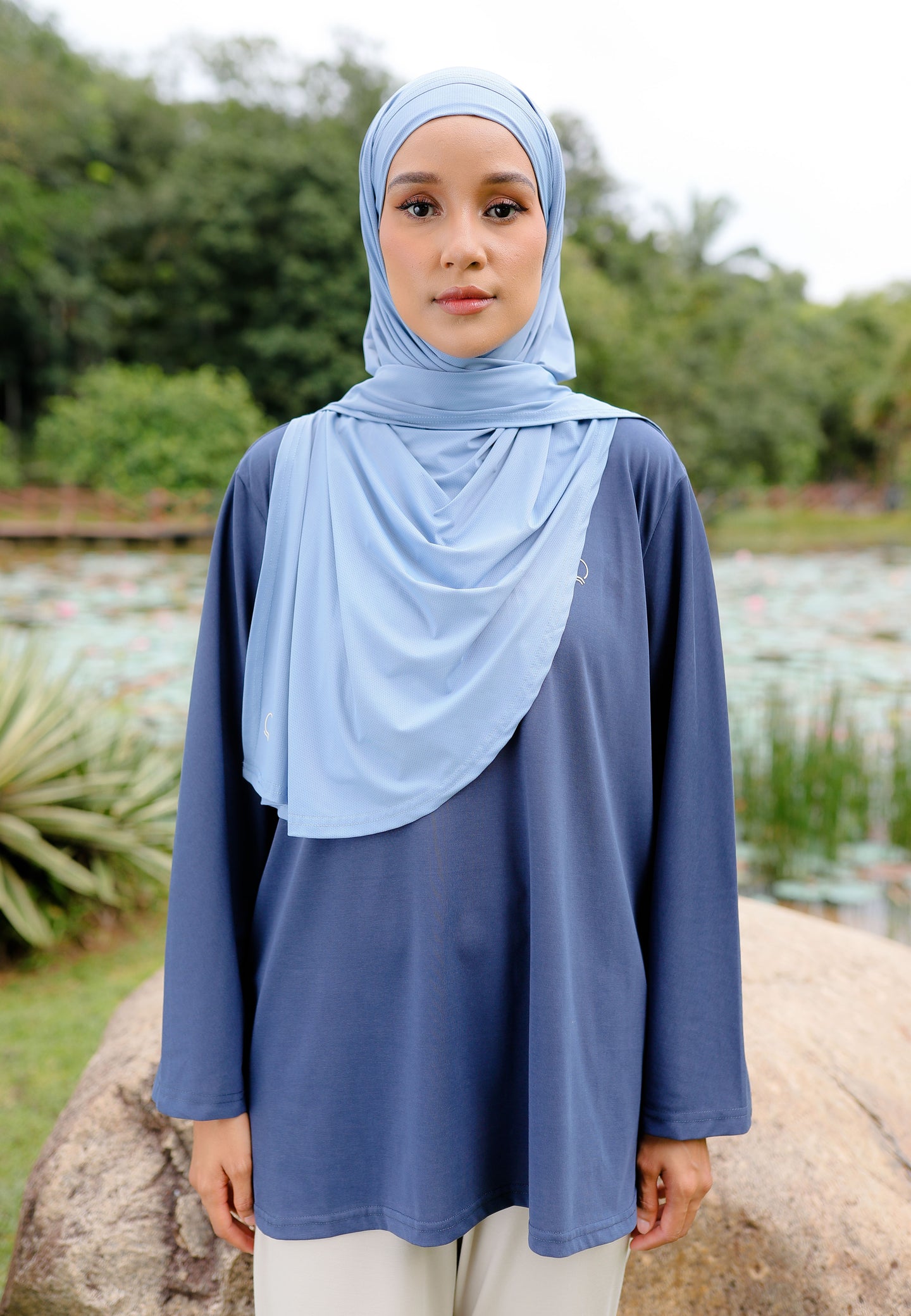 Nuha Athletic Top (Dark Blue)