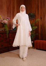 Load image into Gallery viewer, Ranum Kurung (White)