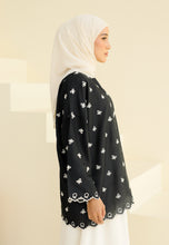 Load image into Gallery viewer, Rima Bow Top (Black)