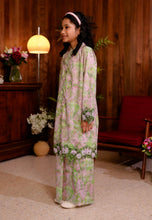 Load image into Gallery viewer, Kuntum Girl (Strawberry Matcha)