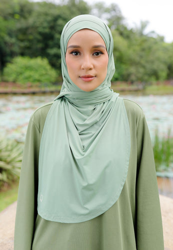 Naura Athletic Scarf (Sage Green)