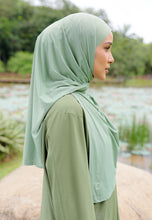 Load image into Gallery viewer, Naura Athletic Scarf (Sage Green)