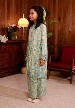 Load image into Gallery viewer, Kuntum Girl (Blueberry Matcha)