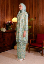 Load image into Gallery viewer, Kuntum Kurung (Blueberry Matcha)