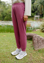 Load image into Gallery viewer, Hana Athletic Pants (Redwood)