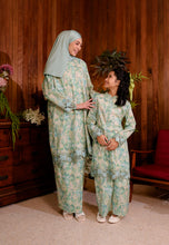 Load image into Gallery viewer, Kuntum Girl (Blueberry Matcha)