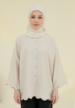 Load image into Gallery viewer, Adelia Scallop Top (Cream)