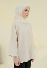 Load image into Gallery viewer, Adelia Scallop Top (Cream)