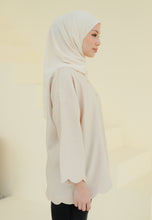 Load image into Gallery viewer, Adelia Scallop Top (Cream)