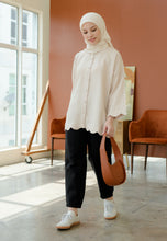 Load image into Gallery viewer, Adelia Scallop Top (Cream)