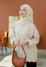 Load image into Gallery viewer, Adelia Scallop Top (Cream)