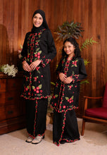 Load image into Gallery viewer, Sekar Kebaya Girl (Black)