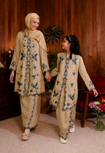 Load image into Gallery viewer, Sekar Kebaya Girl (Khaki)