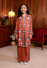 Load image into Gallery viewer, Sekar Kebaya Girl (Terracota Brown)